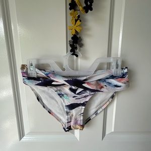 Athleta aqua luxe twist bikini bottom